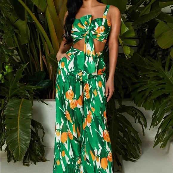 Was $150 Summer Tulip Print 2pc Set - Picture 10 of 10